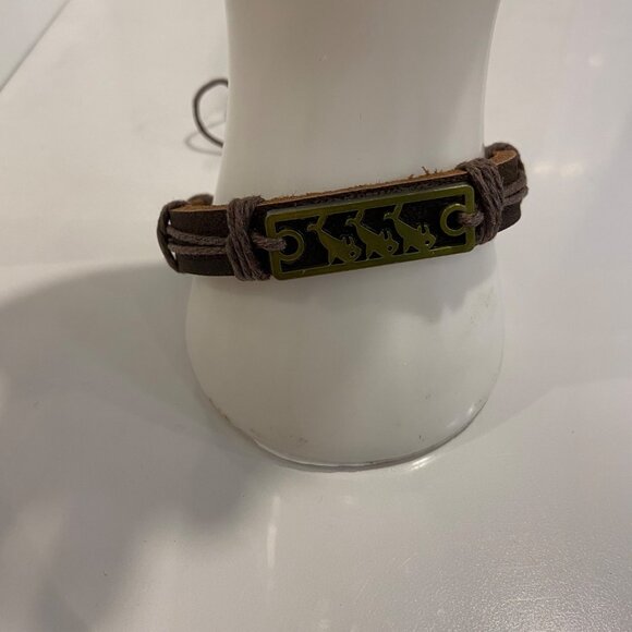 Adjustable Leather & Hemp Cord Bracelet With whales Engraved Metal Plate - Picture 2 of 10